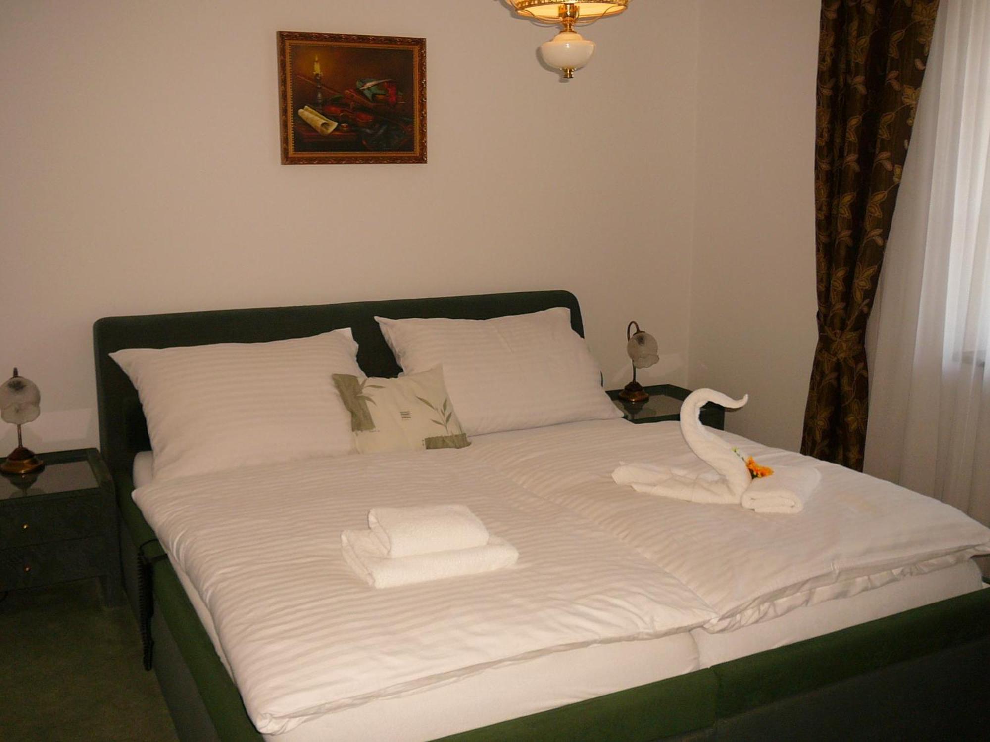 Hotel Zamecek Pod Hradem Stary Jicin 111 エクステリア 写真