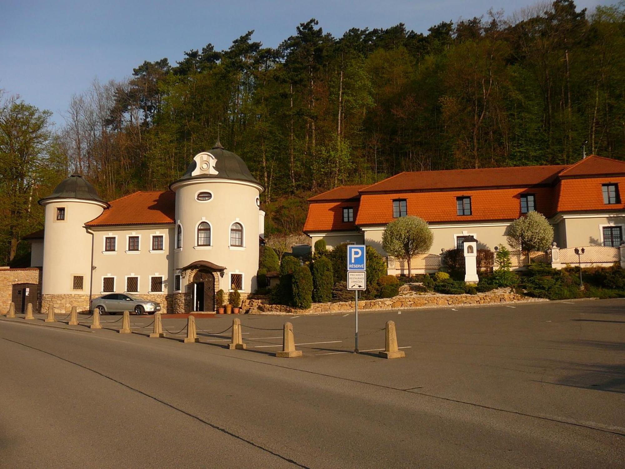 Hotel Zamecek Pod Hradem Stary Jicin 111 エクステリア 写真