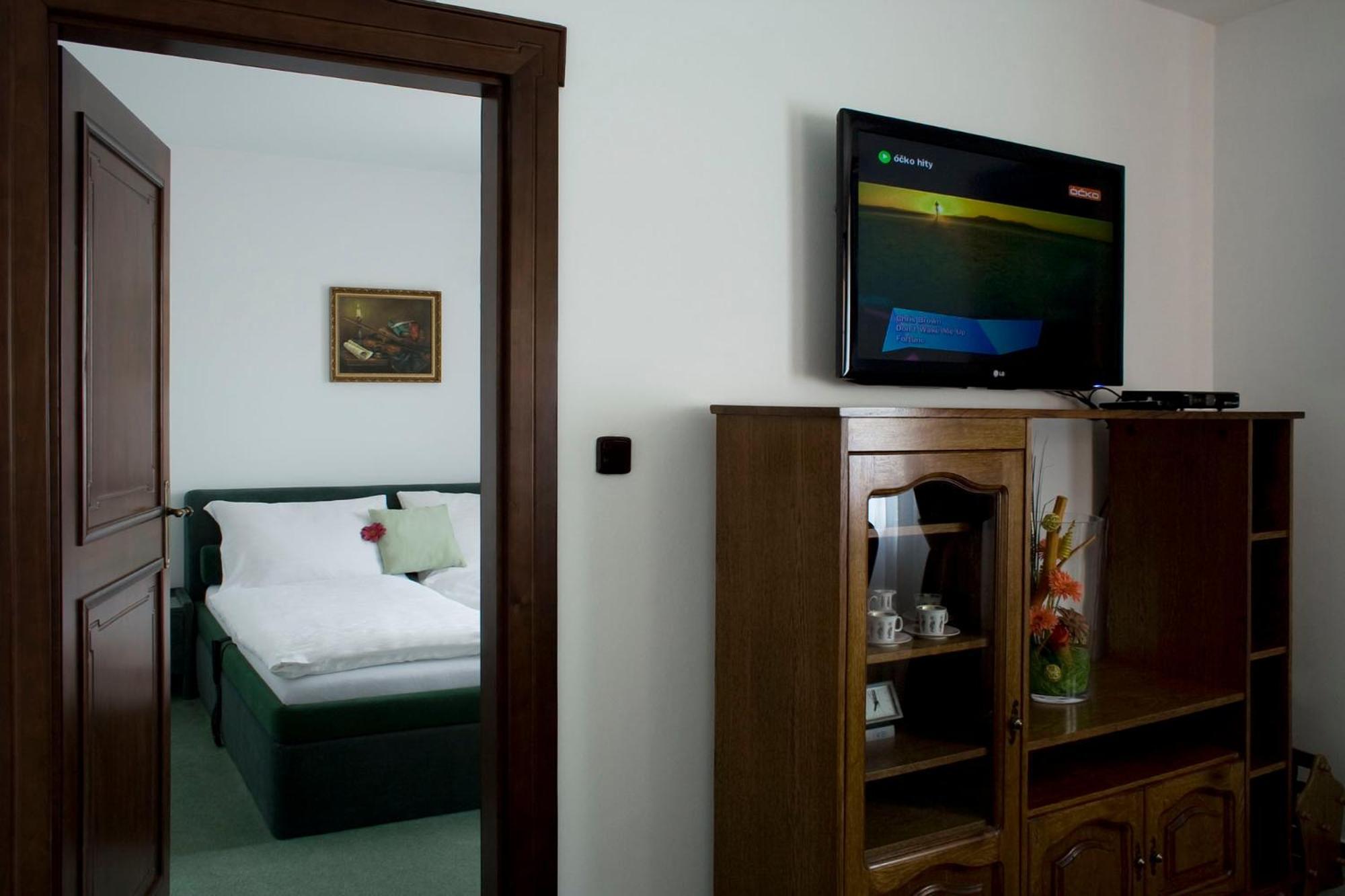 Hotel Zamecek Pod Hradem Stary Jicin 111 エクステリア 写真