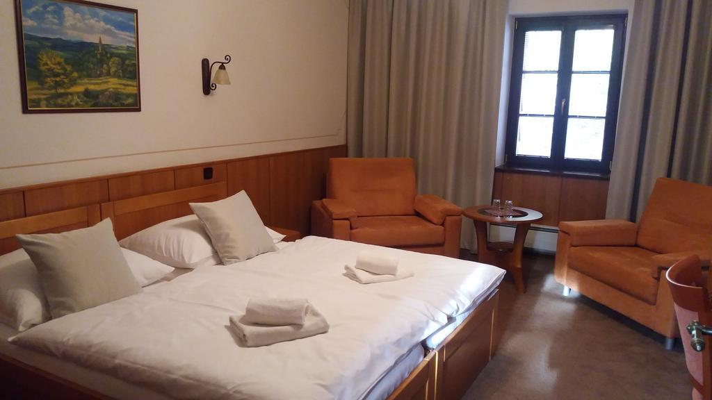 Hotel Zamecek Pod Hradem Stary Jicin 111 エクステリア 写真