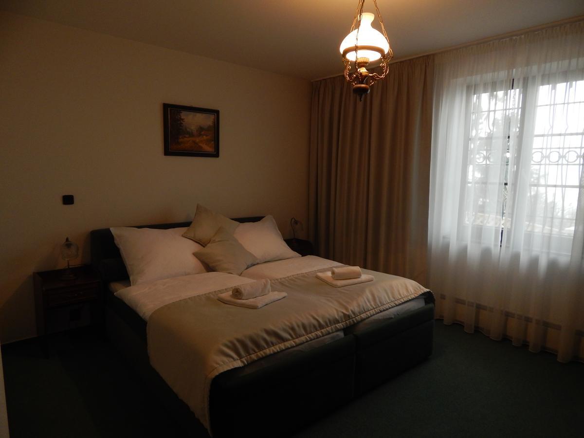 Hotel Zamecek Pod Hradem Stary Jicin 111 エクステリア 写真